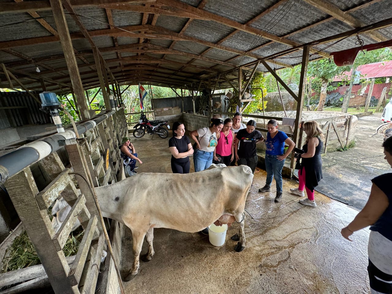 Visit a Costa Rican Family - 2