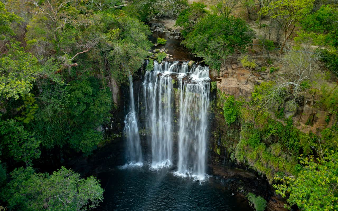 Llanos de Cortés waterfall